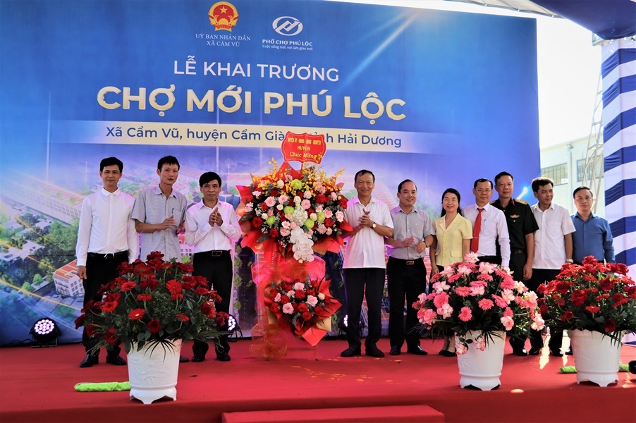 Khai trương chợ Phú Lộc mới